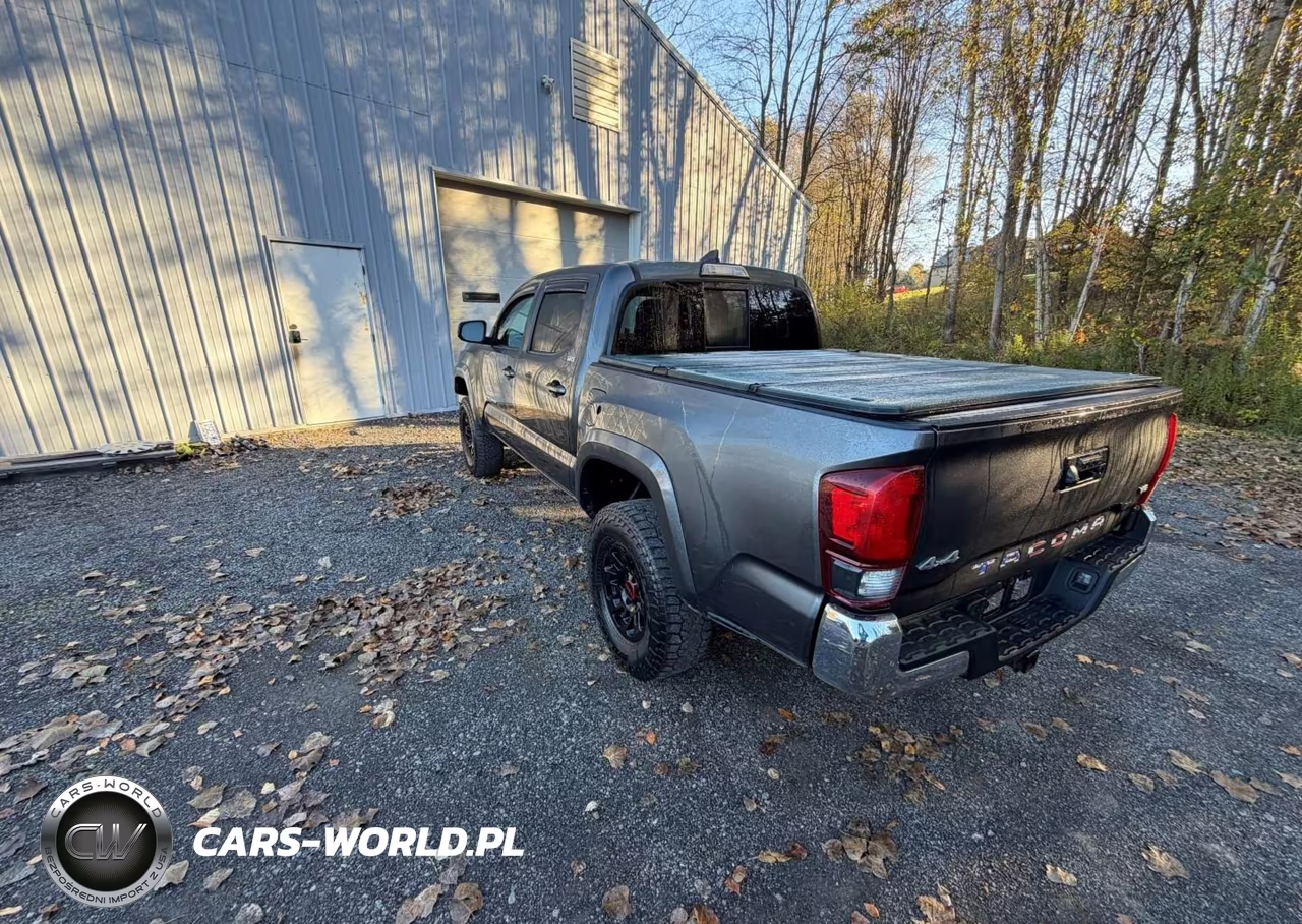 2018 Toyota Tacoma Sr5 V6 VIN:3TMCZ5AN5JM151229 - 3