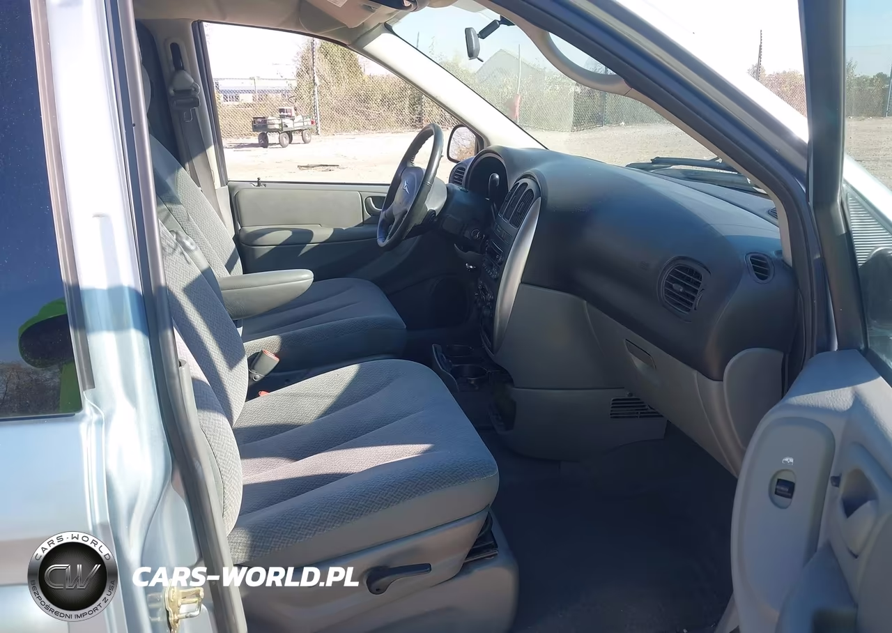 2005 Chrysler Town & Country Touring VIN:2C4GP54L05R185157 - 5