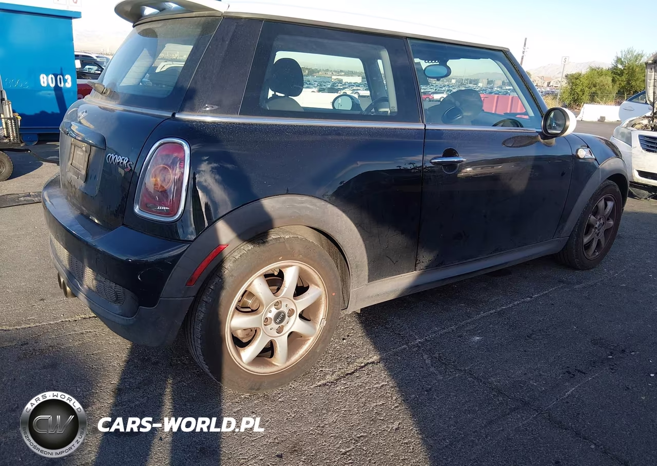 2010 Mini Cooper S VIN:WMWMF7C52ATZ74284 - 4