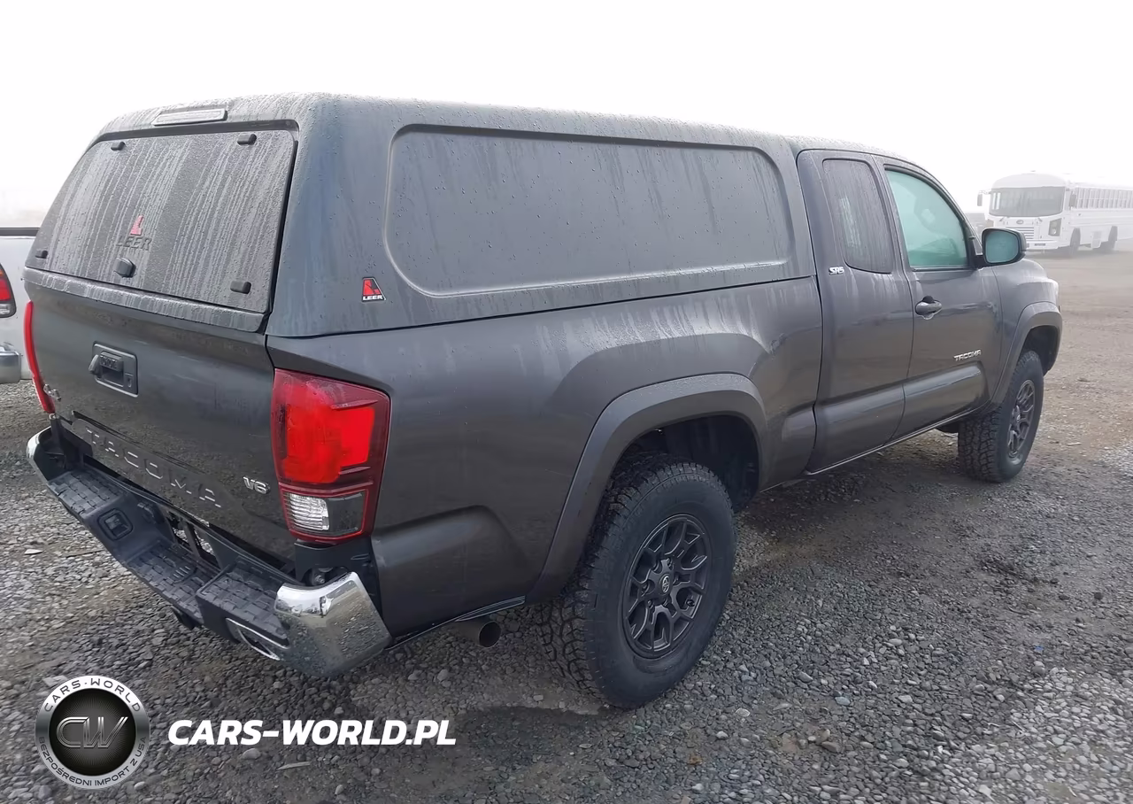 2018 Toyota Tacoma Sr5 V6 VIN:5TFSZ5AN1JX154005 - 4