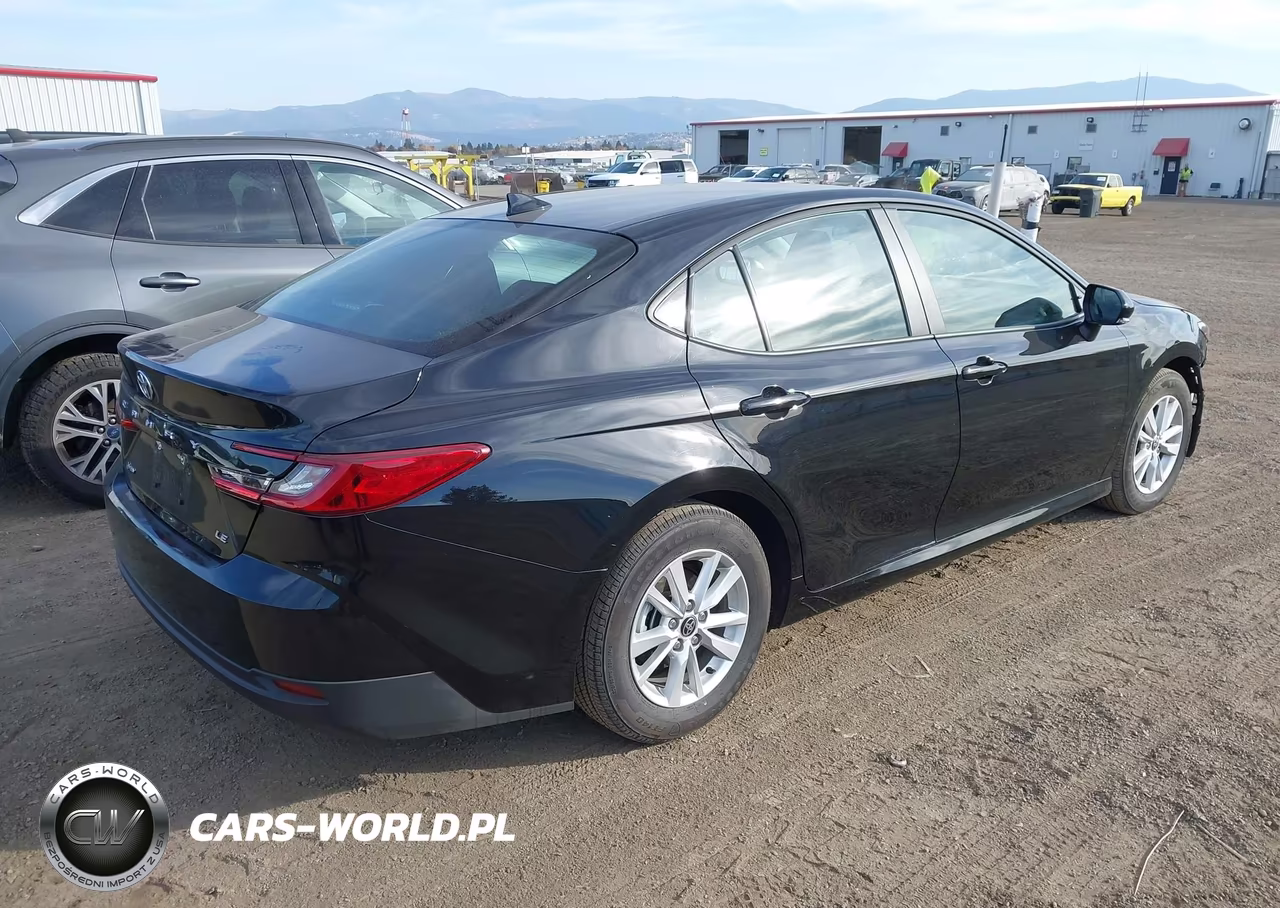 2026 Toyota Camry Le VIN:4T1DAACK6TU767460 - 4