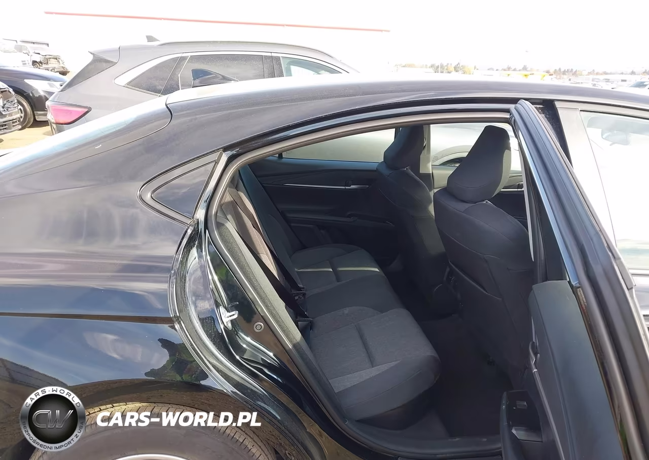 2026 Toyota Camry Le VIN:4T1DAACK6TU767460 - 8