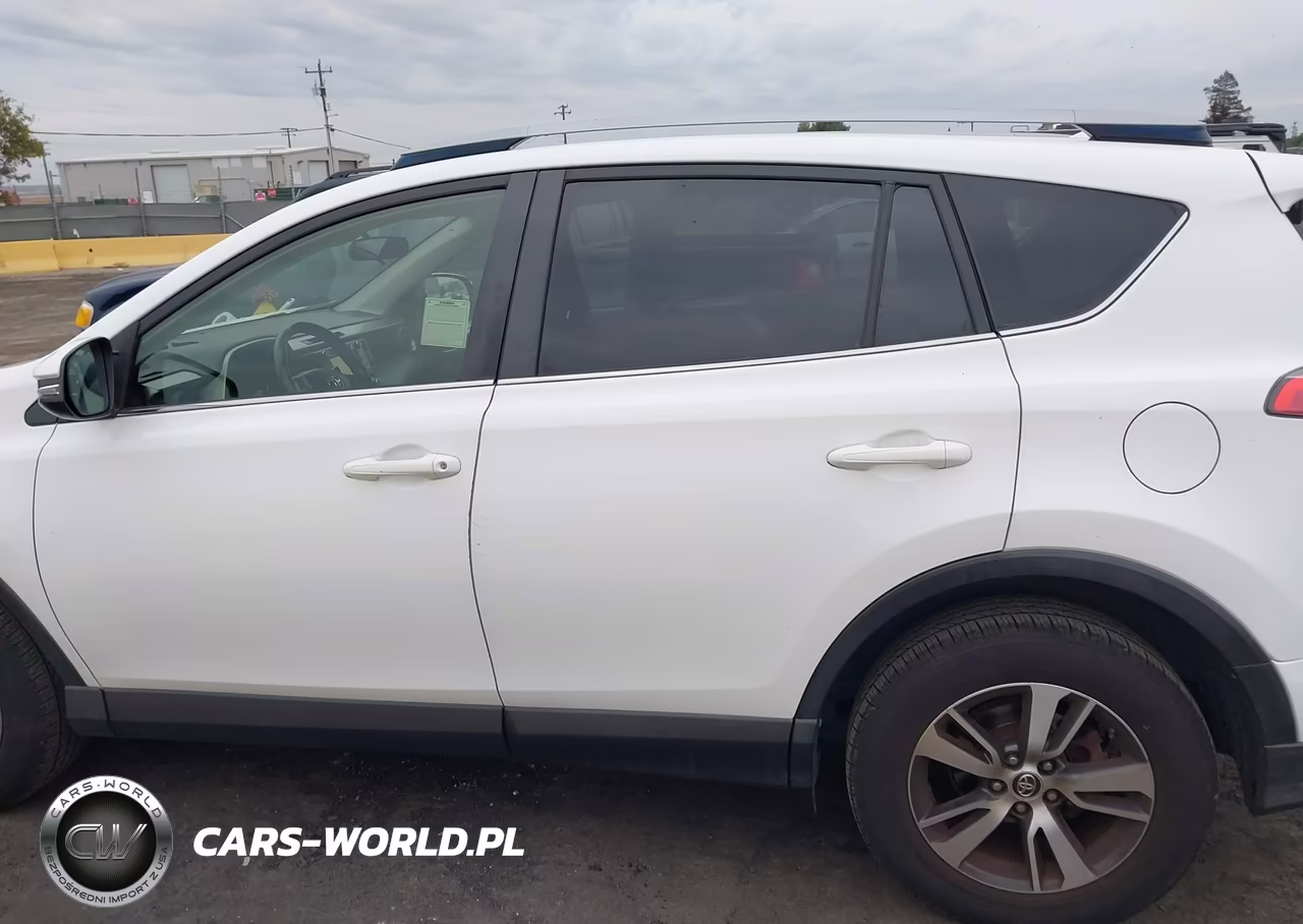 2018 Toyota Rav4 Xle VIN:JTMWFREV8JJ211119 - 14
