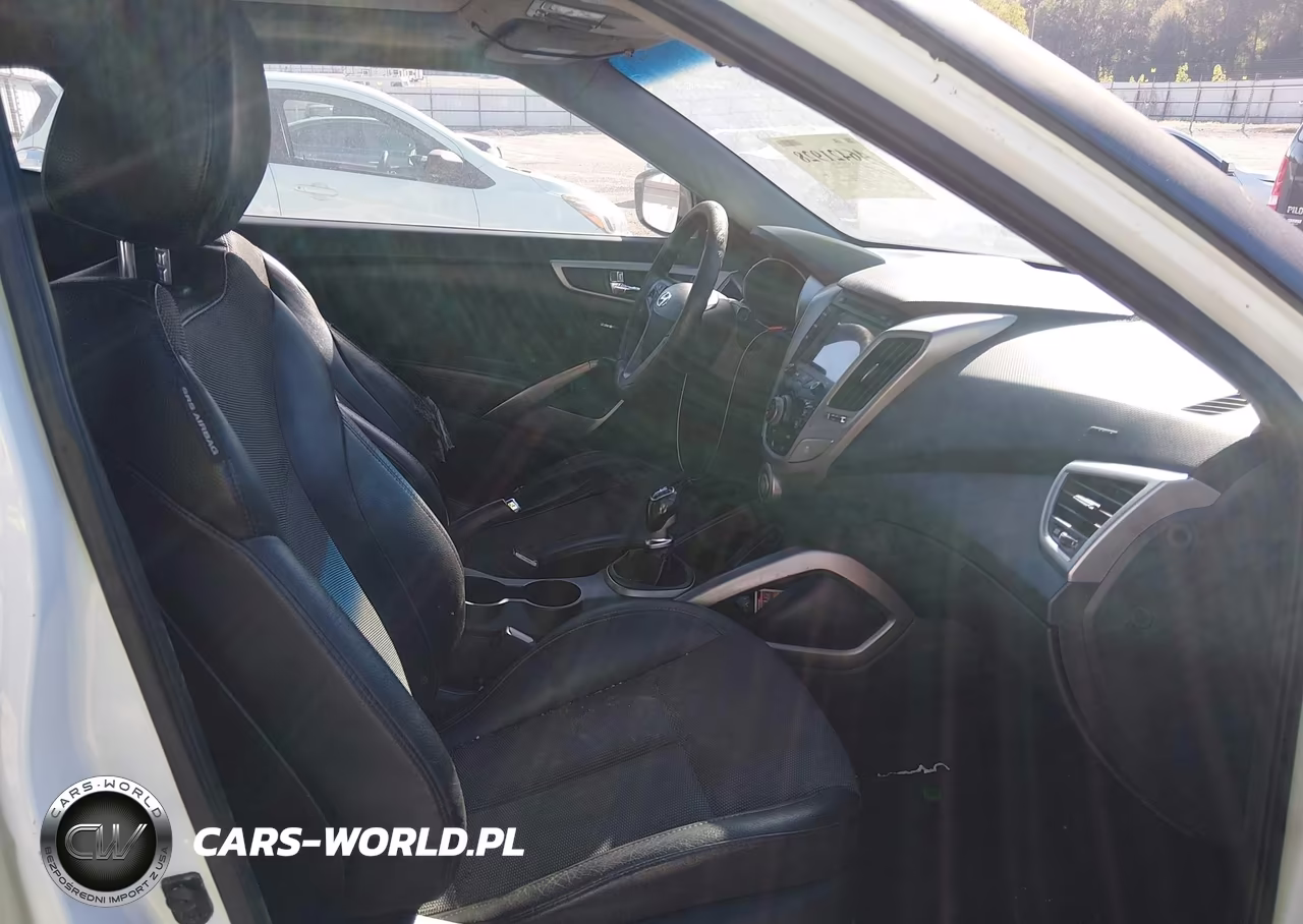 2013 Hyundai Veloster Base W-Black VIN:KMHTC6AD9DU105591 - 5