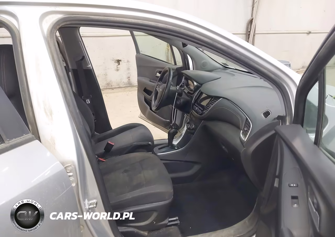 2019 Chevrolet Trax Ls VIN:3GNCJNSB1KL388391 - 5