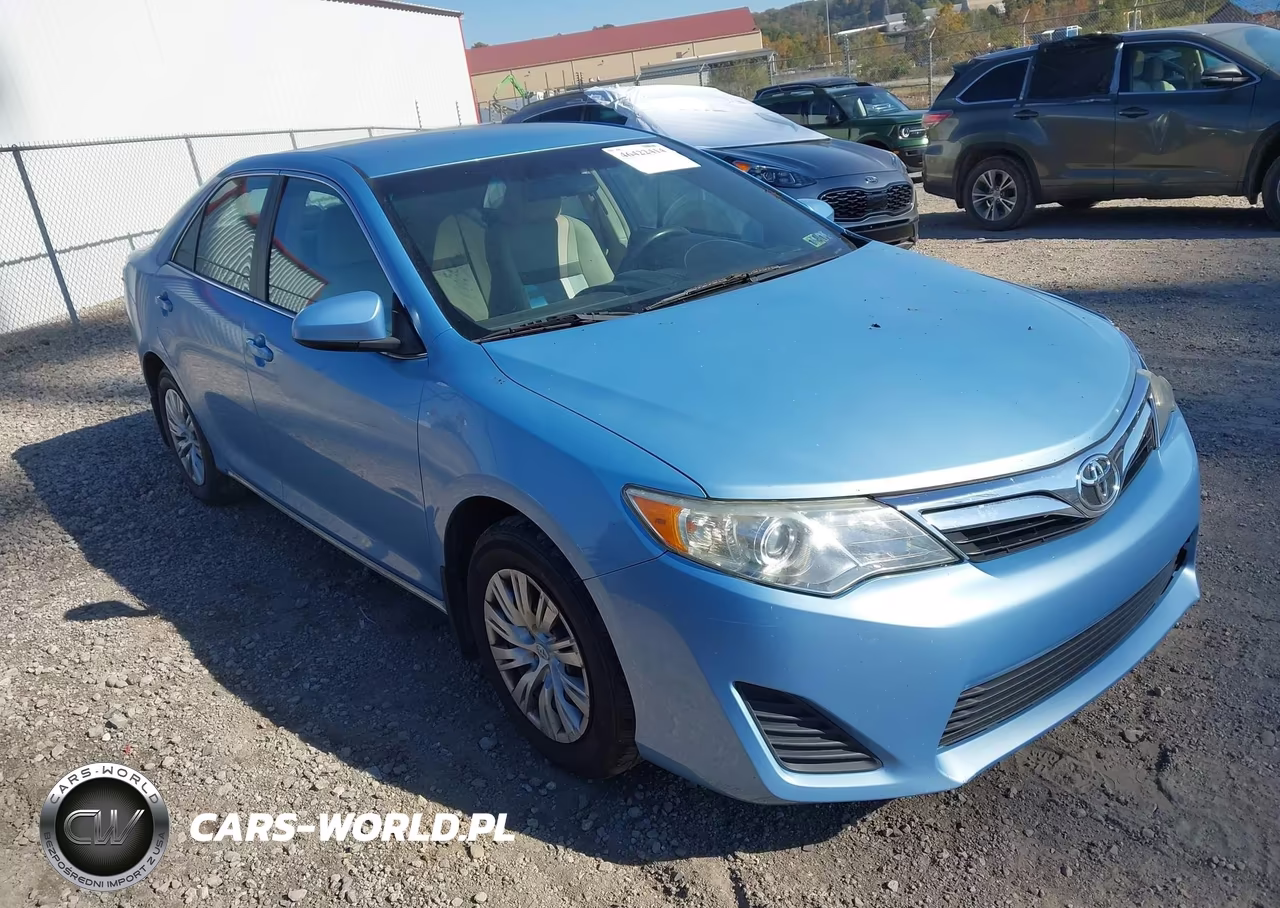 2012 Toyota Camry Le – zdjęcie 1 z 11