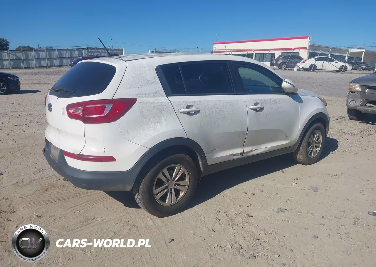2011 Kia Sportage Lx VIN:KNDPB3A2XB7055091 - 4