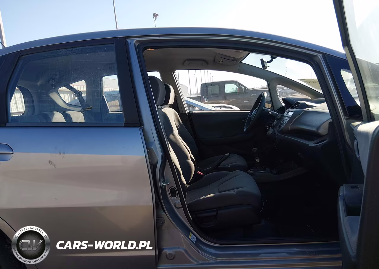 2010 Honda Fit VIN:JHMGE8G21AS025872 - 5
