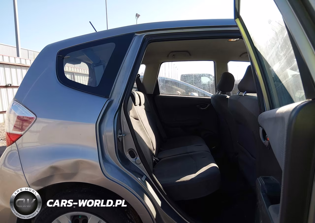 2010 Honda Fit VIN:JHMGE8G21AS025872 - 8