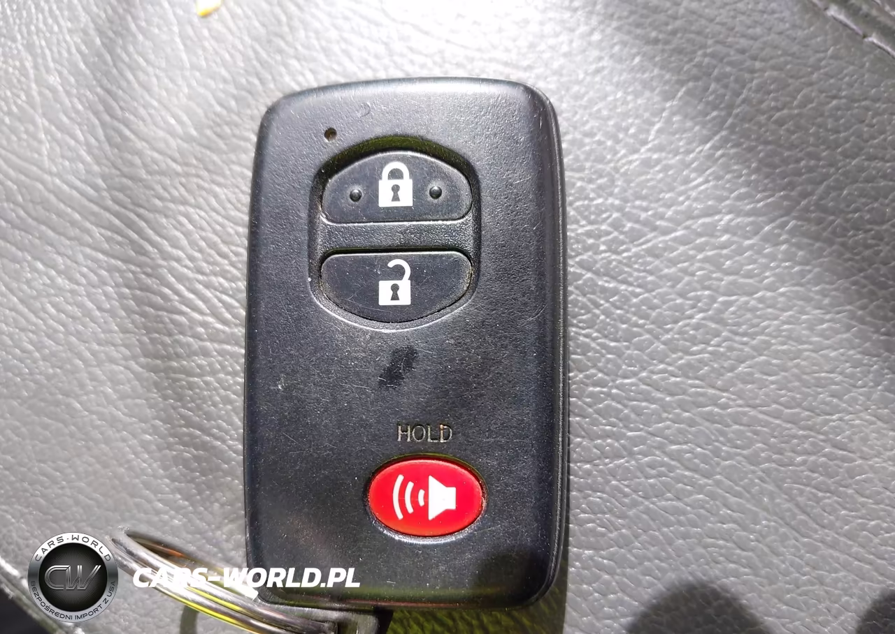 2011 Toyota Prius Two VIN:JTDKN3DU7B0293956 - 11