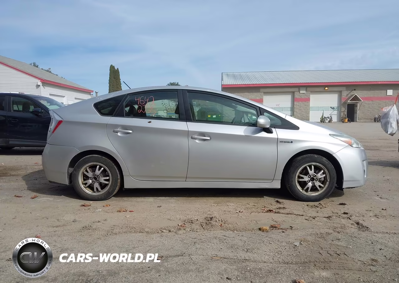 2011 Toyota Prius Two VIN:JTDKN3DU7B0293956 - 13