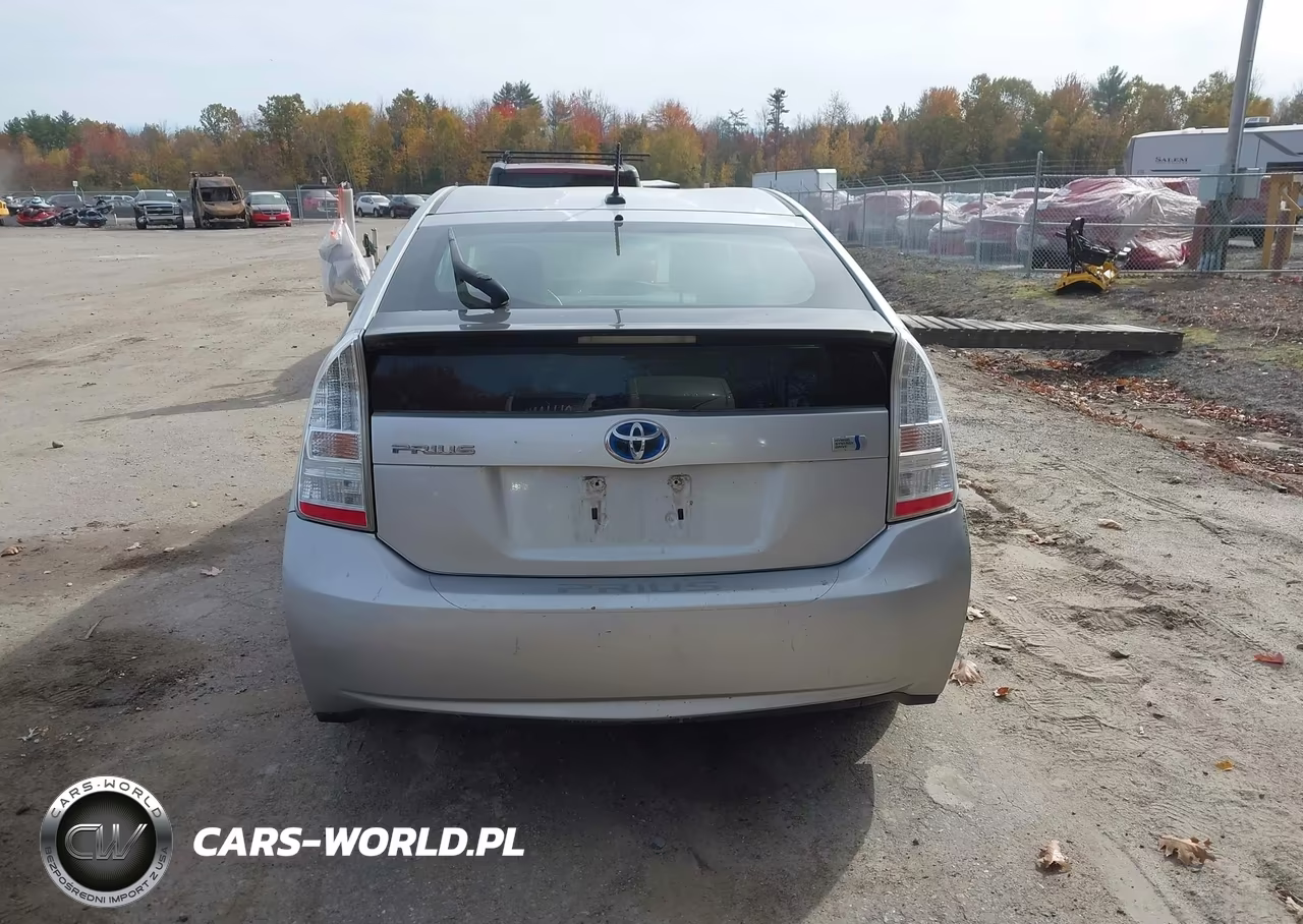 2011 Toyota Prius Two VIN:JTDKN3DU7B0293956 - 16
