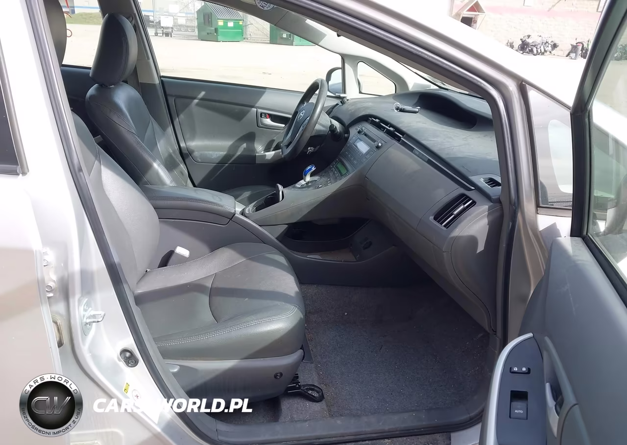 2011 Toyota Prius Two VIN:JTDKN3DU7B0293956 - 5
