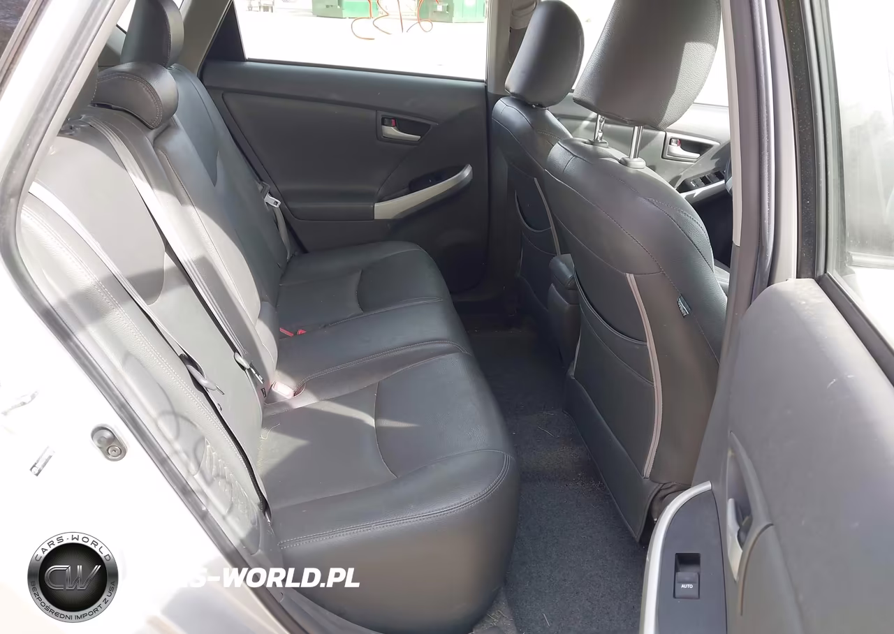 2011 Toyota Prius Two VIN:JTDKN3DU7B0293956 - 8