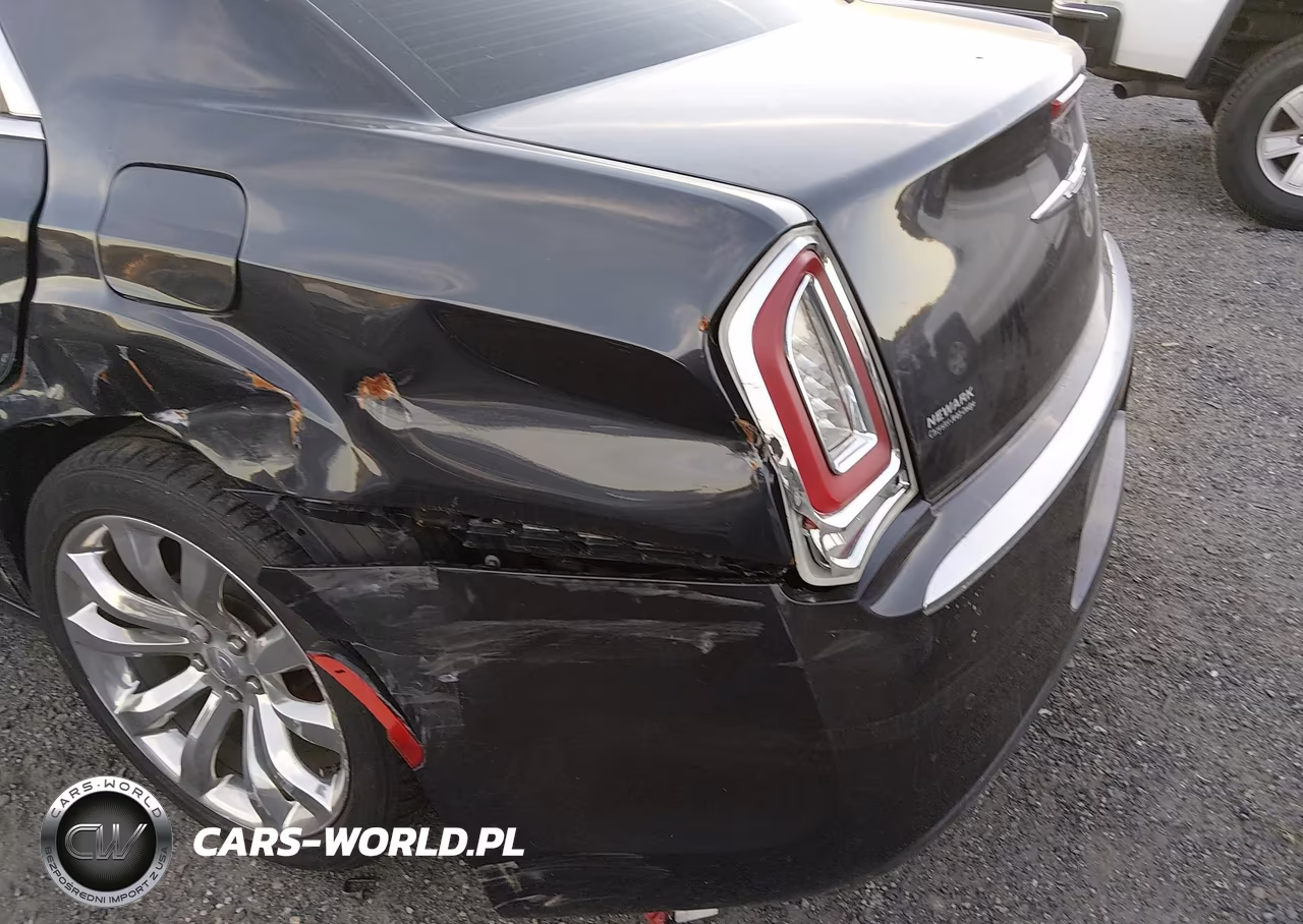 2015 Chrysler 300C Platinum VIN:2C3CCAPG7FH877297 - 22