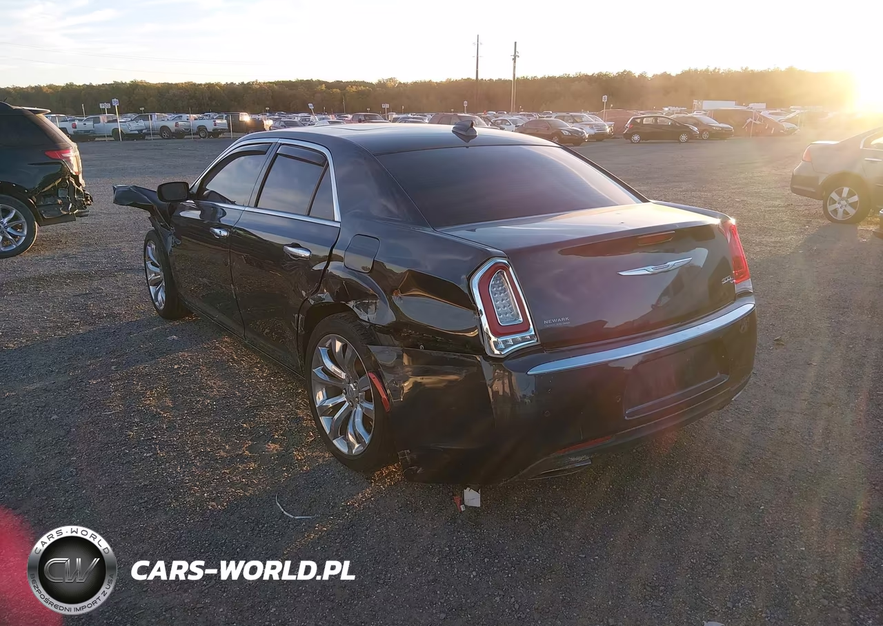 2015 Chrysler 300C Platinum VIN:2C3CCAPG7FH877297 - 3