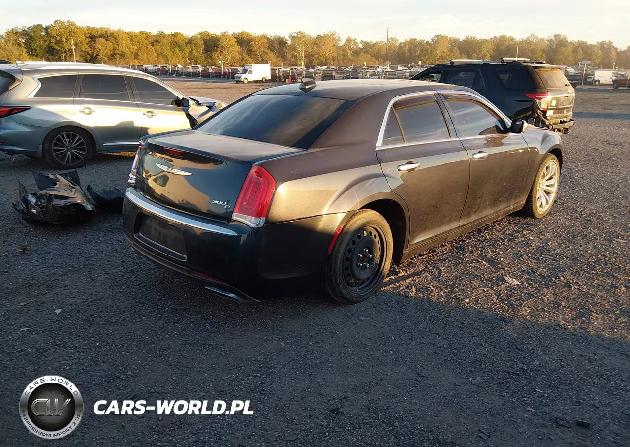 2015 Chrysler 300C Platinum VIN:2C3CCAPG7FH877297 - 4