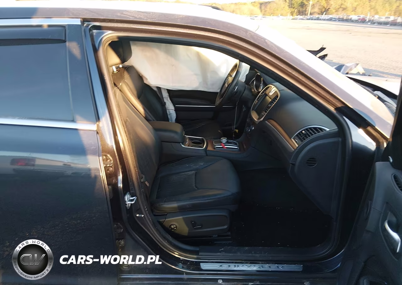 2015 Chrysler 300C Platinum VIN:2C3CCAPG7FH877297 - 5