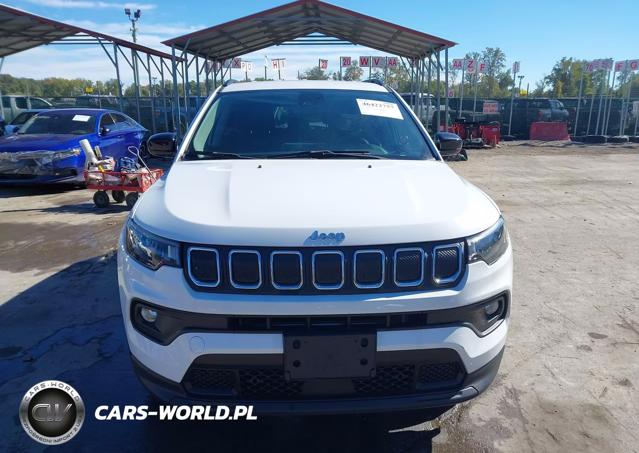 2022 Jeep Compass Latitude Lux 4X4 VIN:3C4NJDFB0NT195613 - 12