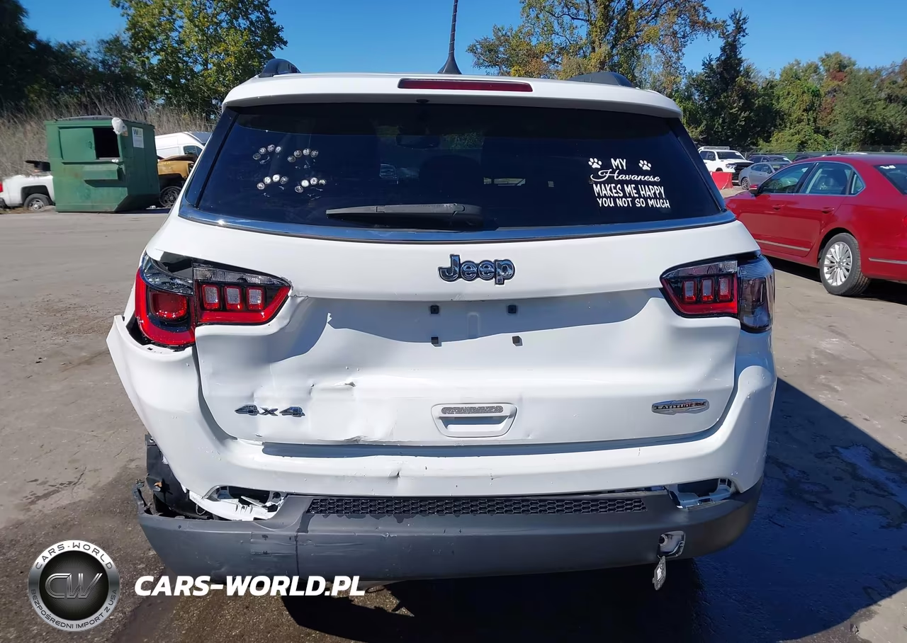 2022 Jeep Compass Latitude Lux 4X4 VIN:3C4NJDFB0NT195613 - 17
