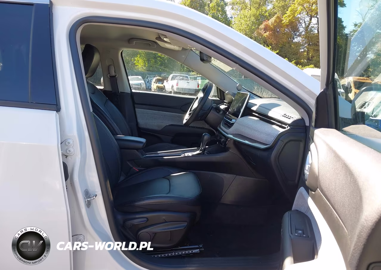 2022 Jeep Compass Latitude Lux 4X4 VIN:3C4NJDFB0NT195613 - 5
