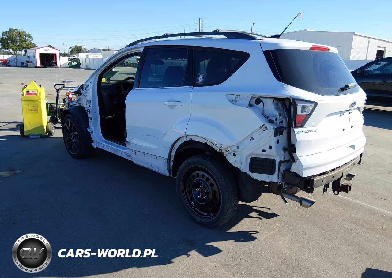 2017 Ford Escape Se VIN:1FMCU0G96HUB57070 - 3