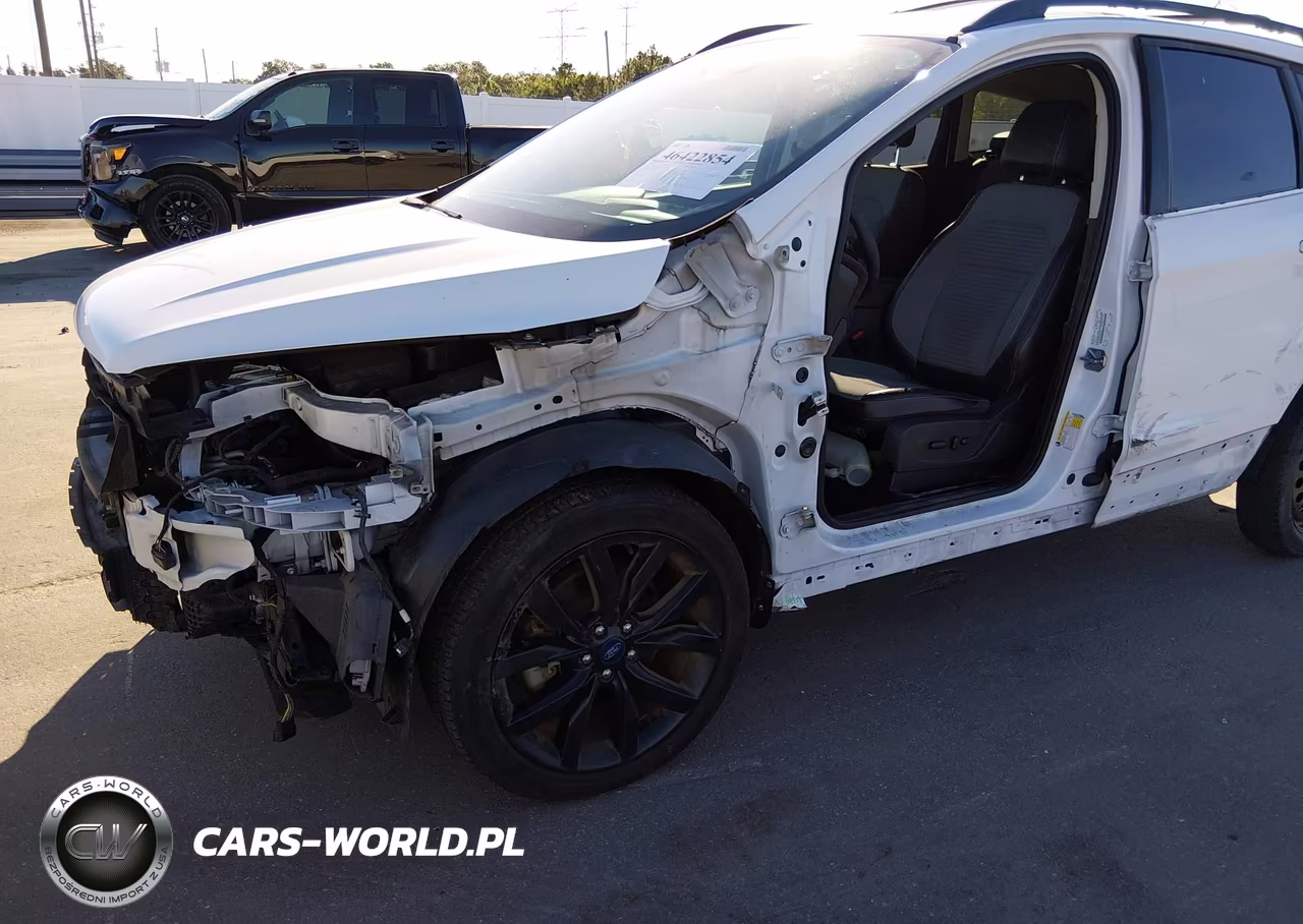 2017 Ford Escape Se VIN:1FMCU0G96HUB57070 - 6