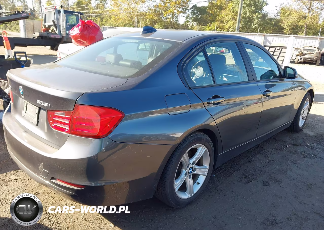 2015 BMW 328I xDrive VIN:WBA3B3C58FJ984479 - 4