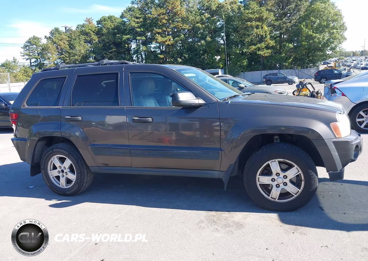 2005 Jeep Grand Cherokee Laredo VIN:1J4HR48N55C716361 - 13