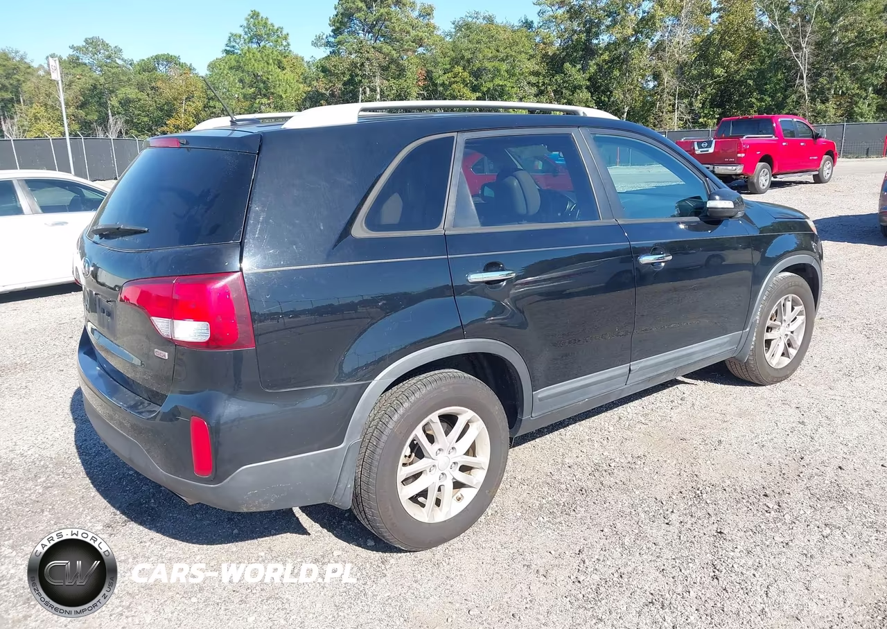 2015 Kia Sorento Lx V6 VIN:5XYKT4A70FG583403 - 4