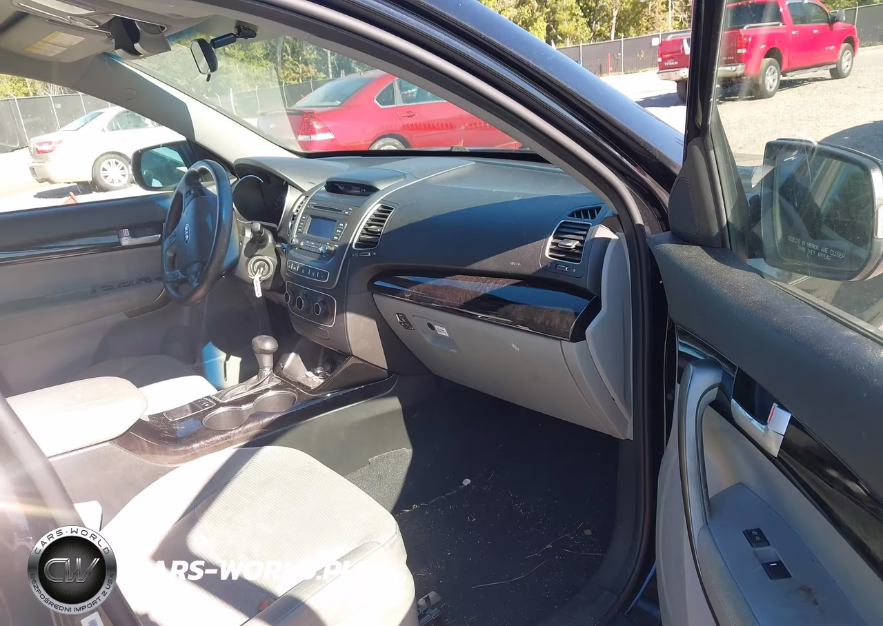2015 Kia Sorento Lx V6 VIN:5XYKT4A70FG583403 - 5