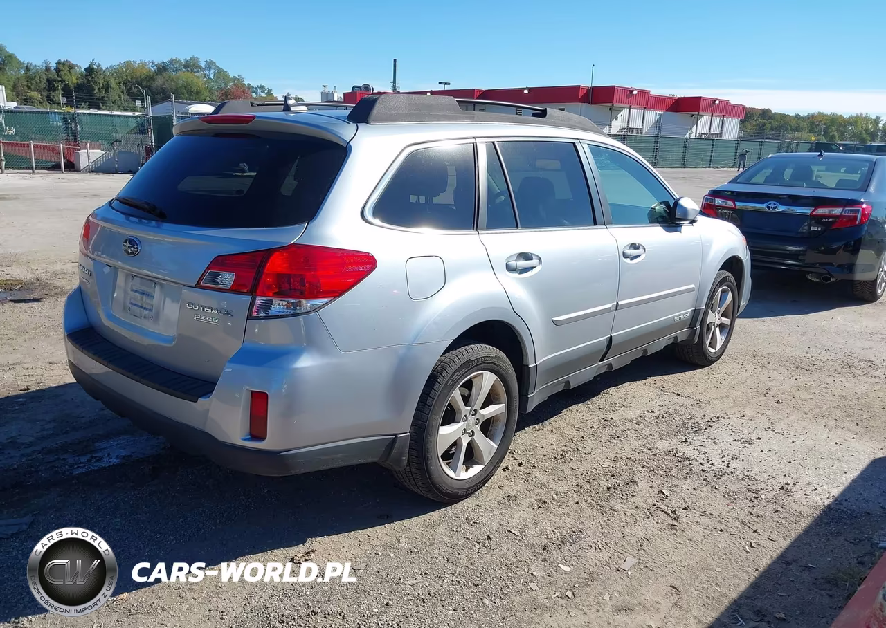 2014 Subaru Outback 2.5I Limited VIN:4S4BRBLC2E3328585 - 4