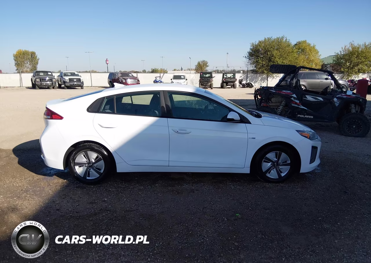 2020 Hyundai Ioniq Hybrid Blue VIN:KMHC65LC7LU186336 - 13
