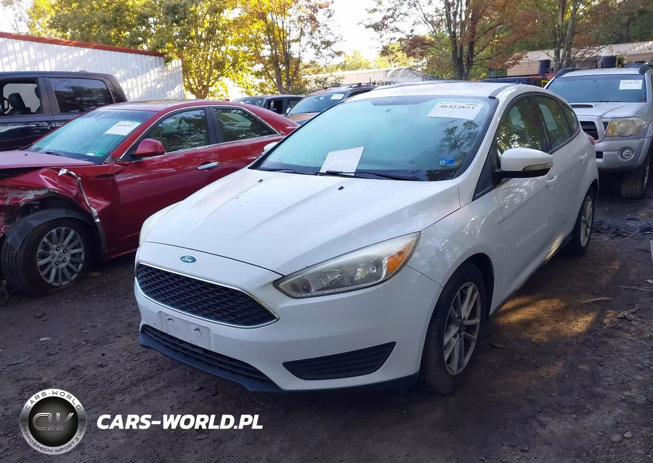 2017 Ford Focus Se VIN:1FADP3K24HL215877 - 2