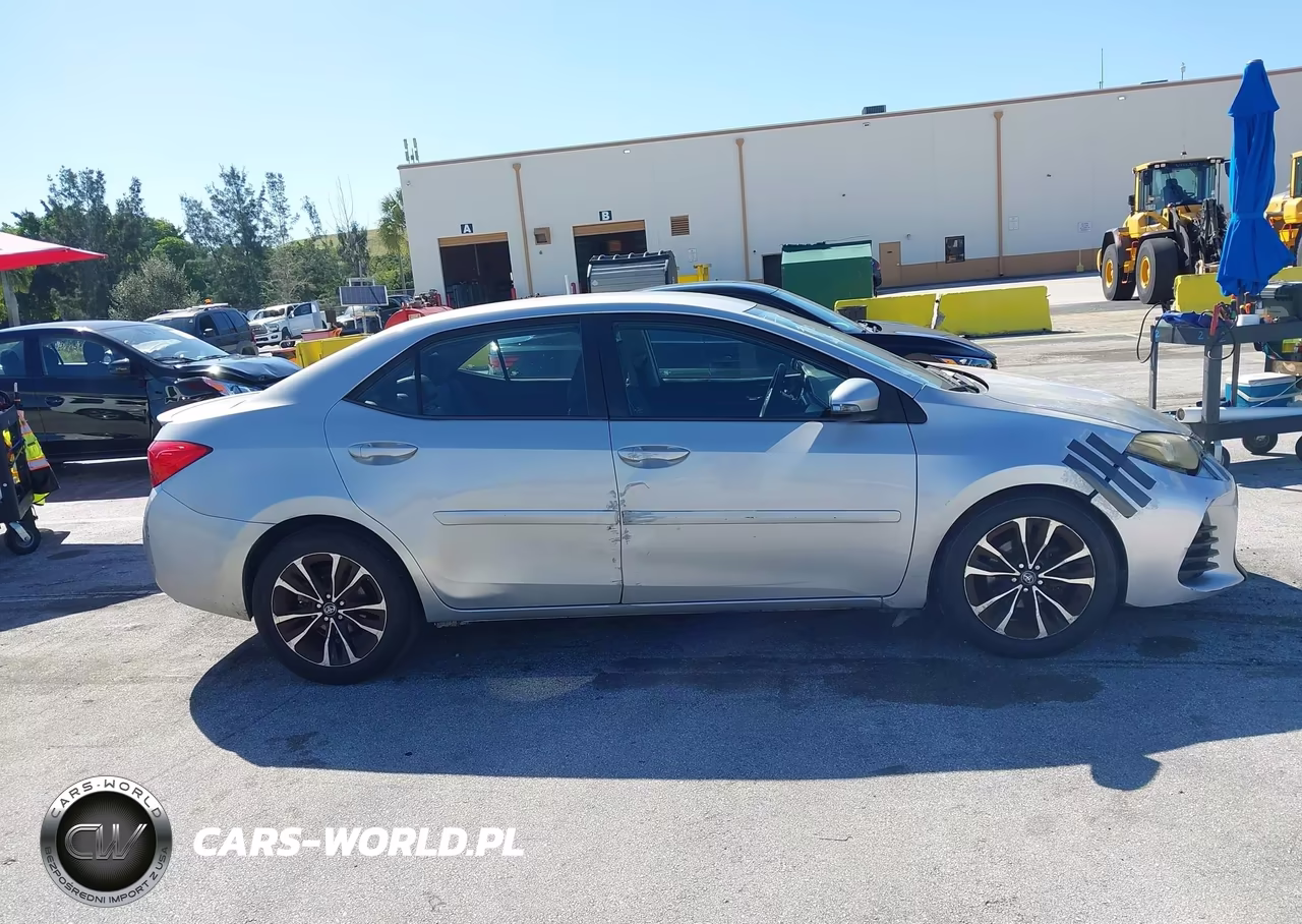 2018 Toyota Corolla Se VIN:5YFBURHE1JP800489 - 13