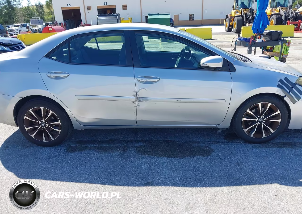 2018 Toyota Corolla Se VIN:5YFBURHE1JP800489 - 17