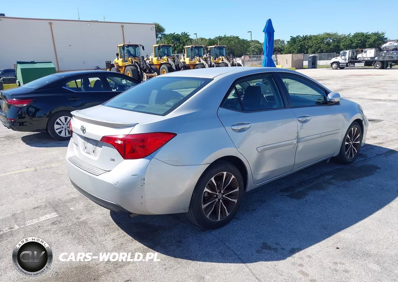 2018 Toyota Corolla Se VIN:5YFBURHE1JP800489 - 4