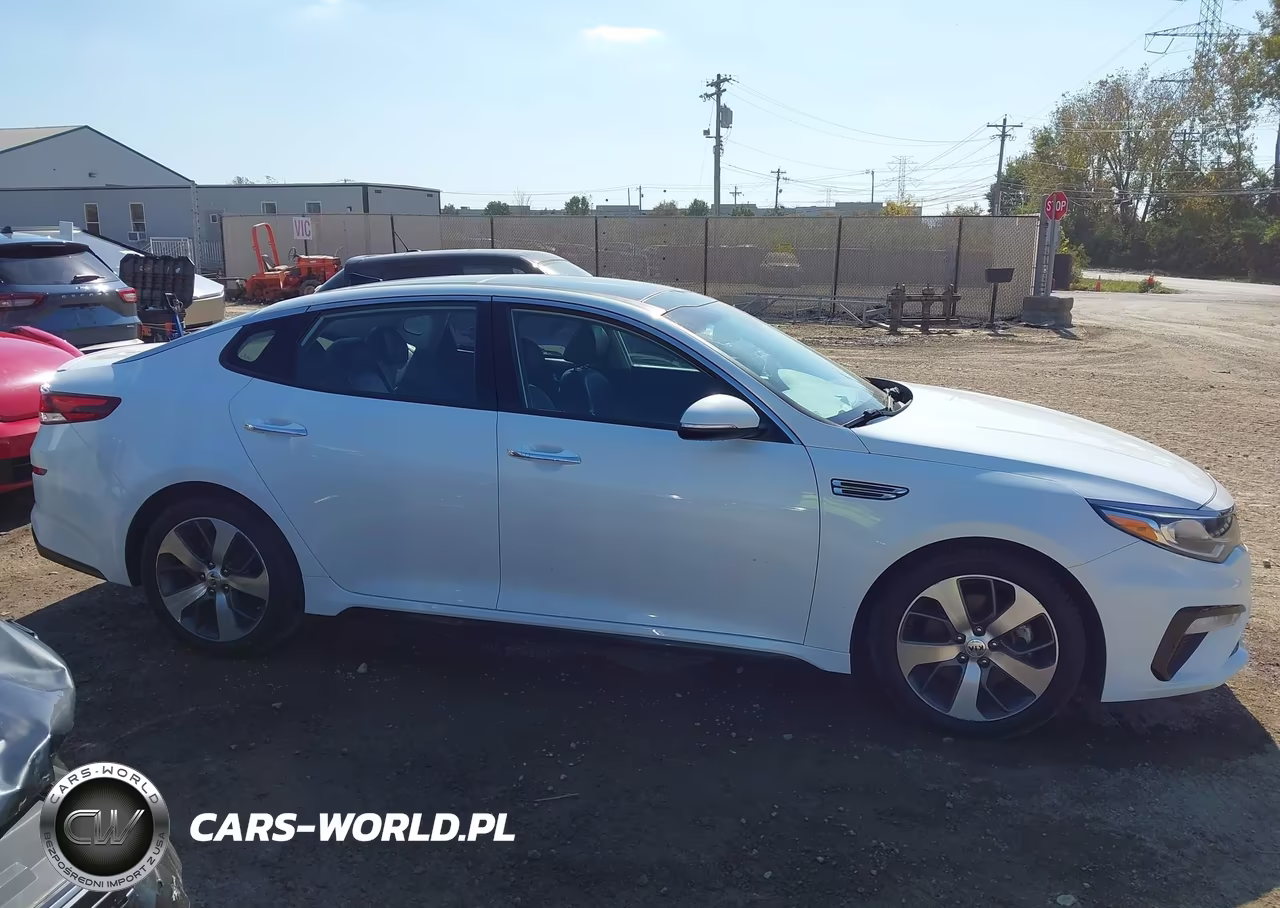 2019 Kia Optima S VIN:5XXGT4L32KG306783 - 13