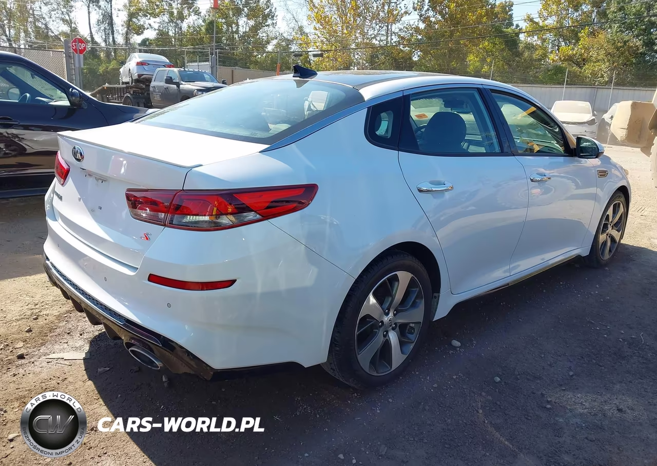 2019 Kia Optima S VIN:5XXGT4L32KG306783 - 4