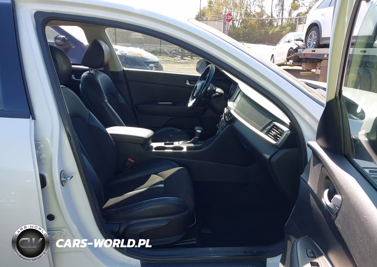 2019 Kia Optima S VIN:5XXGT4L32KG306783 - 5