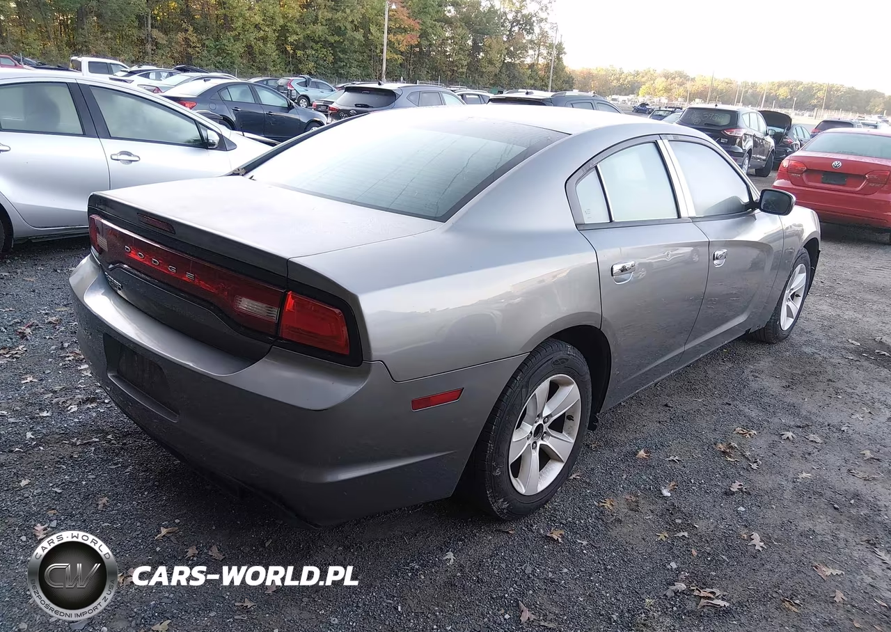 2011 Dodge Charger VIN:2B3CL3CG4BH576687 - 4