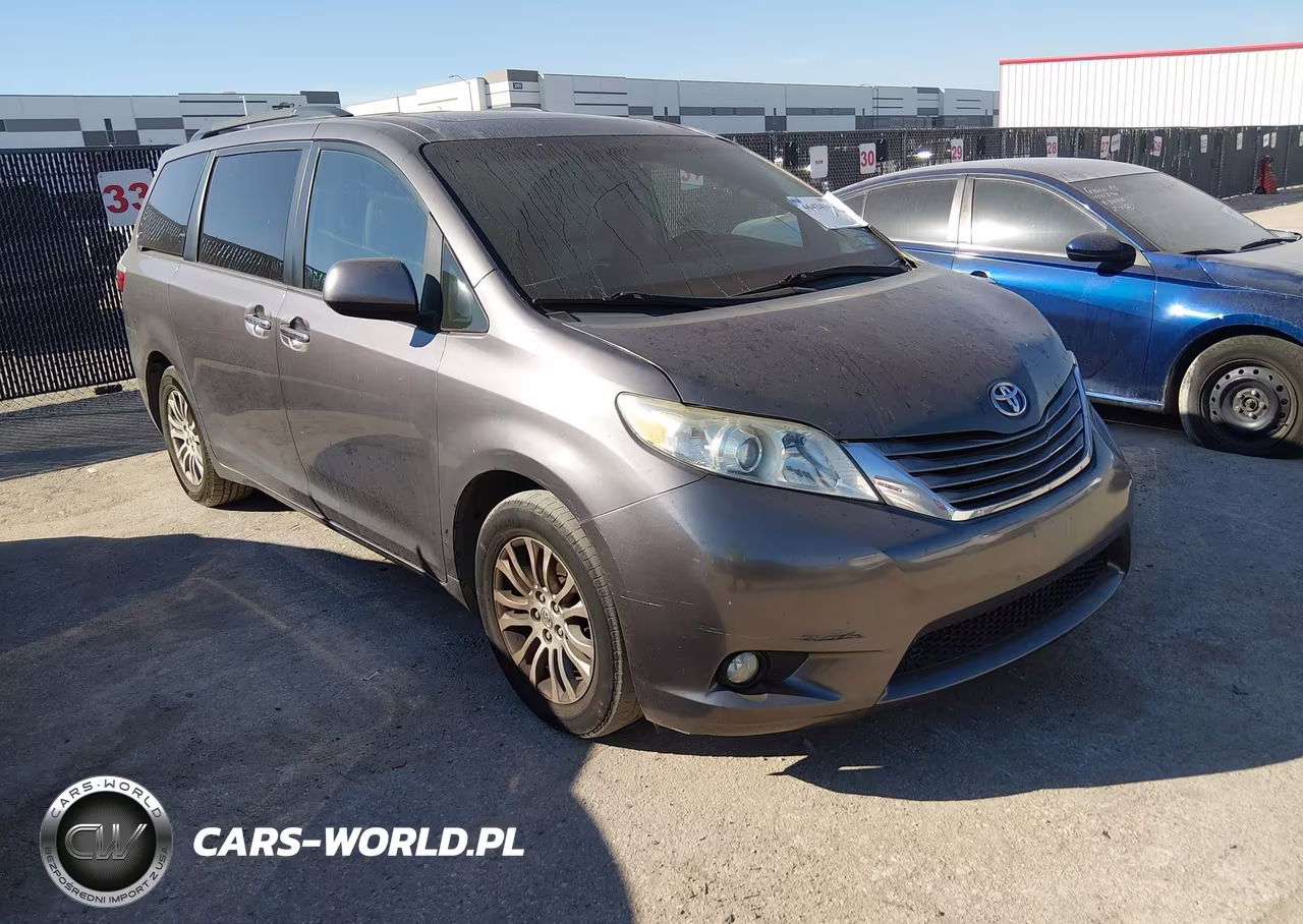 2015 Toyota Sienna Xle 8 Passenger – zdjęcie 1 z 16