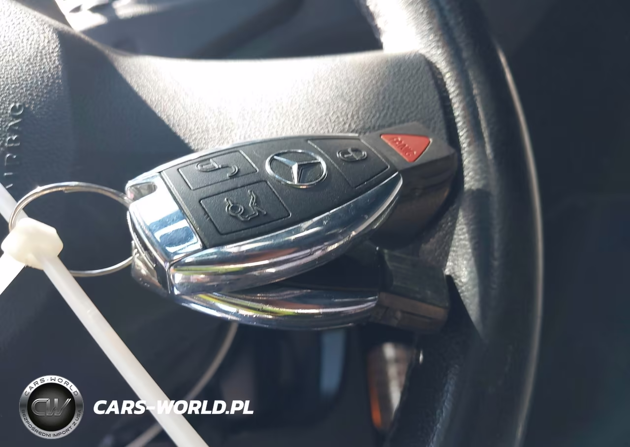 2010 Mercedes-Benz C 300 4Matic VIN:WDDGF8BBXAR106176 - 11