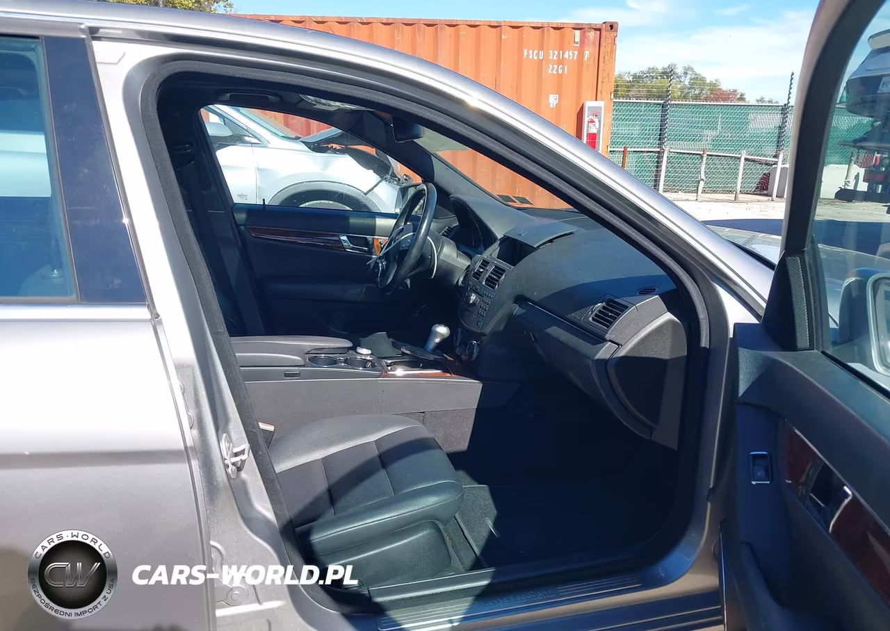 2010 Mercedes-Benz C 300 4Matic VIN:WDDGF8BBXAR106176 - 5