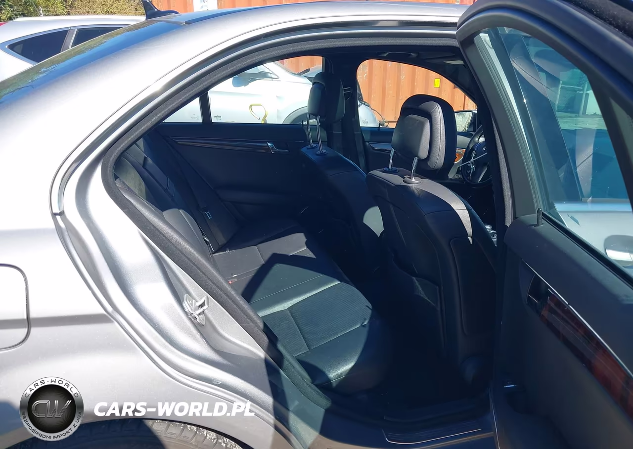 2010 Mercedes-Benz C 300 4Matic VIN:WDDGF8BBXAR106176 - 8