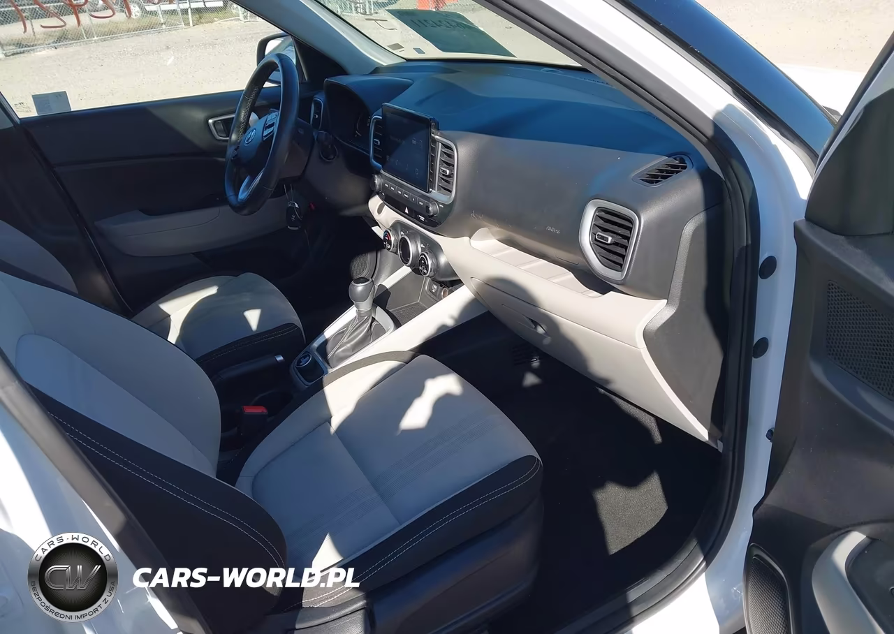 2025 Hyundai Venue Sel VIN:KMHRC8A30SU357739 - 5