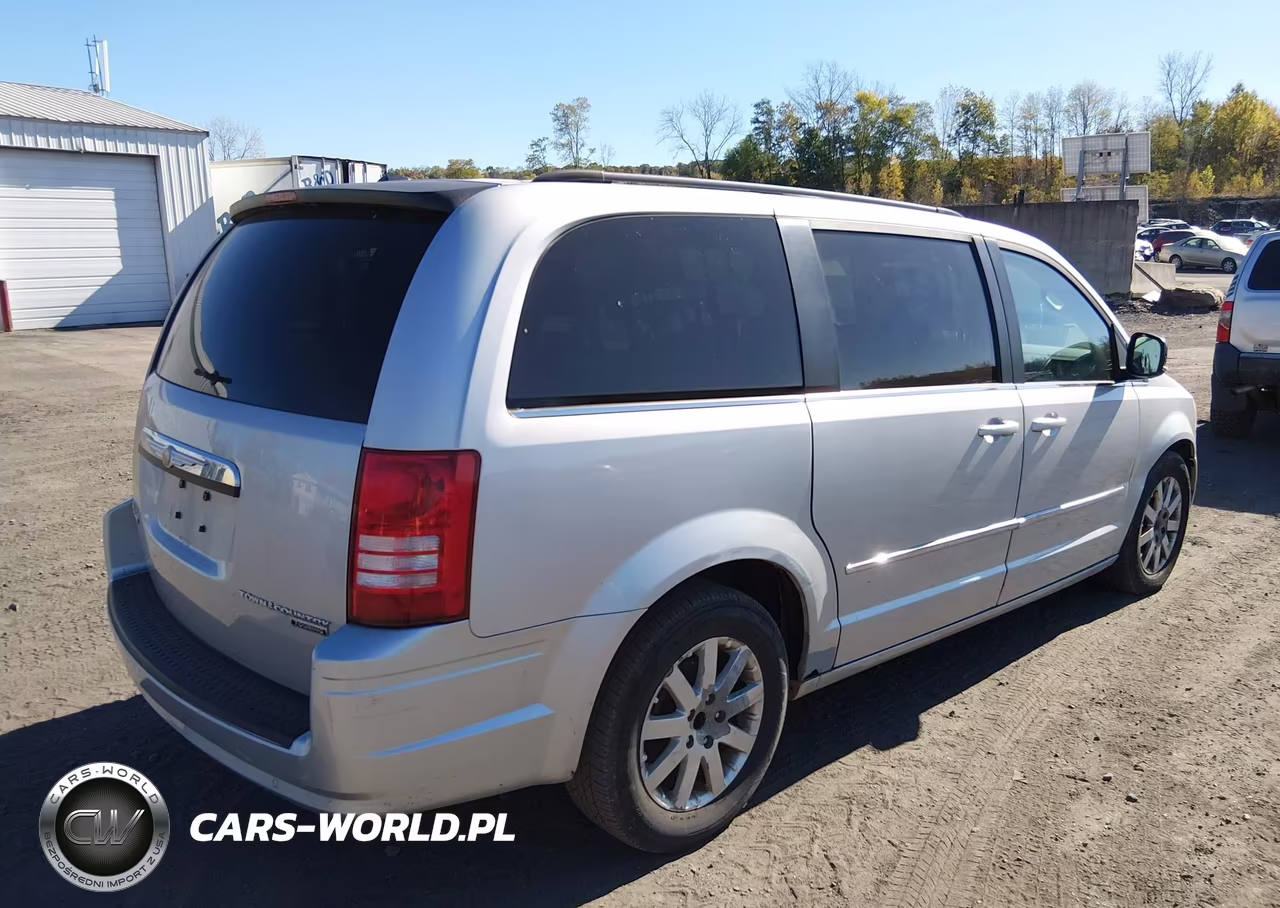 2010 Chrysler Town & Country Touring VIN:2A4RR5D10AR169952 - 4