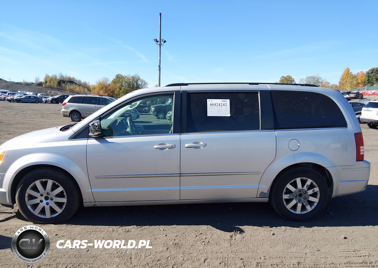 2010 Chrysler Town & Country Touring VIN:2A4RR5D10AR169952 - 6