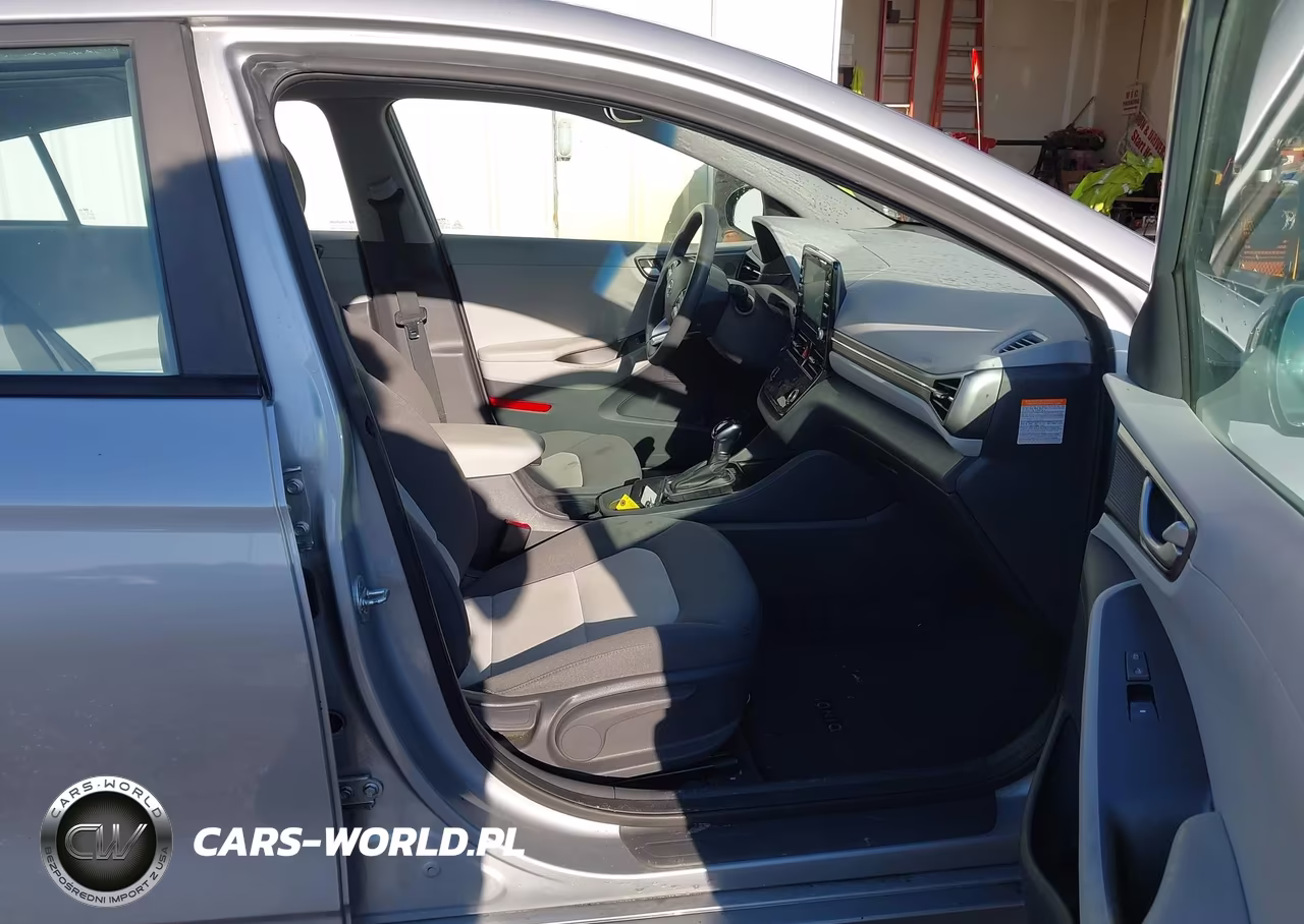 2020 Hyundai Ioniq Hybrid Blue VIN:KMHC65LC8LU220333 - 5