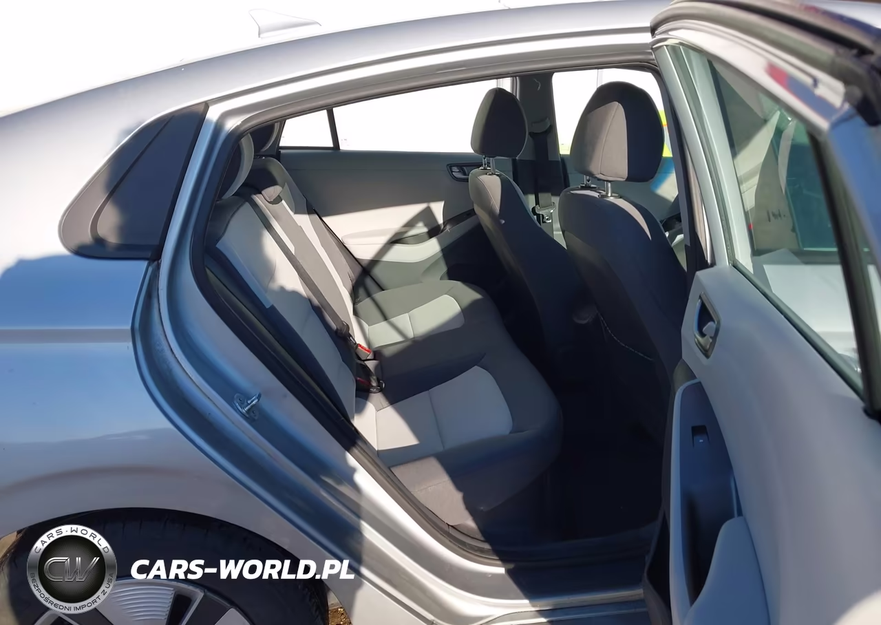 2020 Hyundai Ioniq Hybrid Blue VIN:KMHC65LC8LU220333 - 8